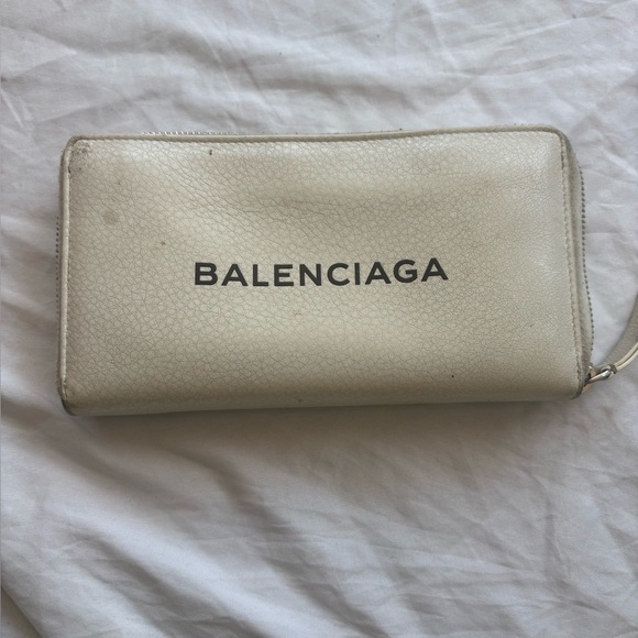 Used White Balenciaga Zipper Wallet - Picture 1 of 5